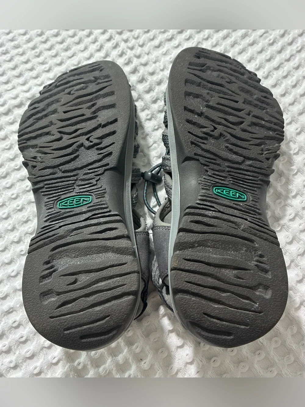 KEEN Womens Whisper Gray Sport Sandals Size 8 Hiking Waterproof Bungee - Picture 3 of 5